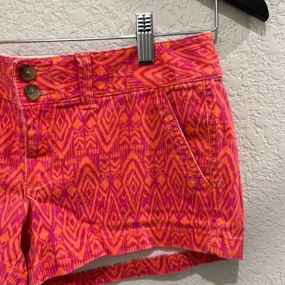 American Eagle stretch shorts in Size 2 - Picture 3 of 6